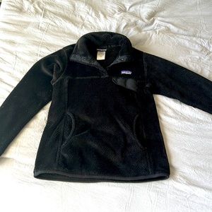 This soft Patagonia sweatshirt is comfortable and very warm.